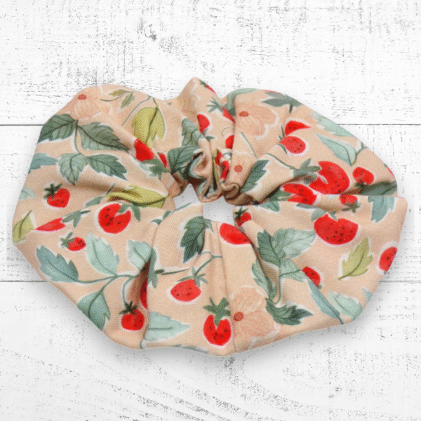Chouchou cheveux coton artisanal bio certifié GOTS, doux et résistant. Douceur, confort et style réunis dans un accessoire écoresponsable.