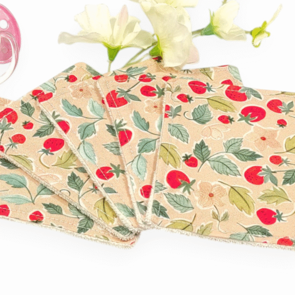 Lingettes réutilisables bébé en coton bio GOTS, ultra douces et écologiques. Pack 5 pièces prêt à chouchouter la peau fragile.