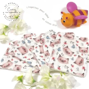 Ce Lot 5 Lingettes pour Bébé lavables et réutilisables "Kitty Polka Dots", en coton Biologique, aux finitions soignées sera un moment de douceur pour le bien être de votre bébé !!! Les Lingettes Bébé sont douces et moelleuses. Elles sont réalisées dans un double gaze et une micro éponge, Elles sont 100% coton biologique Certifiés GOTS.