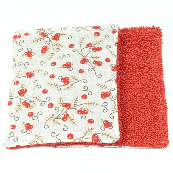 Venez découvrir le Papier Toilette en tissu de coton bio "rouille" lavable et réutilisable. Il est plus doux et plus absorbant que le papier ordinaire.