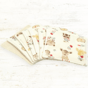 Lot de 7 lingettes bébé lavables en coton bio certifié GOTS, douces, absorbantes et réutilisables, elles sont parfaites pour la toilette de votre enfant.