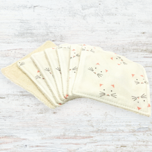 Lingettes pour bébé lavables et réutilisables en coton bio au motif chat, douces et écologiques, idéales pour la peau sensible de votre enfant.