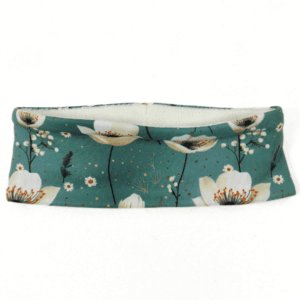 Le Bandeau pour femme en polaire vert blanc et noir "Fleurs menthol" est pratique, chaud et doux au toucher. Il est réalisé en tissu certifié OEKO-TEX Standard 100.