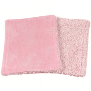 Venez découvrir mon Papier toilette en tissu rose de coton Biologique, lavable et réutilisable. Il est plus doux et plus absorbant que le papier ordinaire.