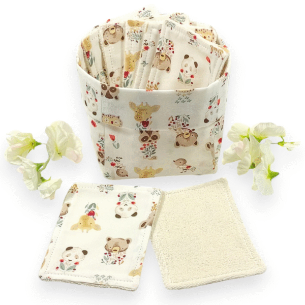 Coffret lingettes bébé en coton bio GOTS : 10 lingettes réutilisables zéro déchet, douces, durables et faciles à entretenir en machine.